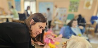 Sostegno ai caregiver: dall’Assessorato alle Politiche Sociosanitarie 100mila euro per i progetti proposti da 10 associazioni