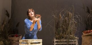 Ambra Angiolini dall’11 al 13 aprile torna in scena con Oliva Denaro al Teatro Comunale di Ferrara