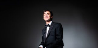 Luca Ravenna con FLAMINGO da gennaio 2026 nei teatri di tutta Italia