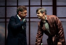 ‘A Mirror – Uno spettacolo falso e NON autorizzato’ il 22 gennaio al Teatro Duse di Bologna