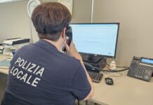 Insulta la città di Ferrara e minaccia gli agenti della Polizia Locale al telefono: denunciato un 40enne