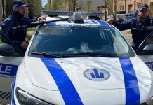 Pizzicato a vendere crack con 860 euro in tasca: pusher 24enne finisce nella rete della Polizia Locale