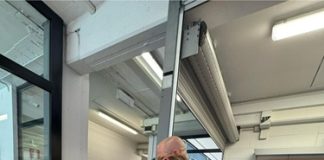 “Scuole in acqua”, sindaca e assessori in visita al centro sportivo Farnesiana tra i piccoli nuotatori della materna