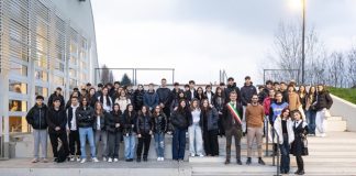 La consegna delle tessere elettorali ai nuovi maggiorenni