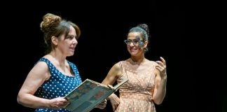 “Enciclopedia della donna perfetta” in scena l’8 marzo al Teatro Novelli di Bertinoro (FC)