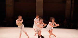 Il 7 marzo alla Fonderia di Reggio Emilia Simona Bertozzi per Milano Dancing City con “PortaMi a Ballare”