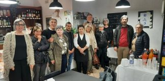 In corso Cavour è stata inaugurata la bottega alimentare ‘I formaggi’ che unisce il gusto di prodotti romagnoli e sardi al sapore della lettura (FOTO)