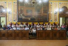 Studenti e studentesse statunitensi in Municipio