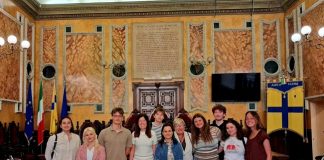 Studentesse e studenti del Pitzer College e del Lycée Thiers di Marsiglia in Municipio