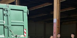 Sicurezza urbana, la Polizia Locale sgombera e ripulisce il parco “Farpi Vignoli” sede del Centro sportivo Pontelungo