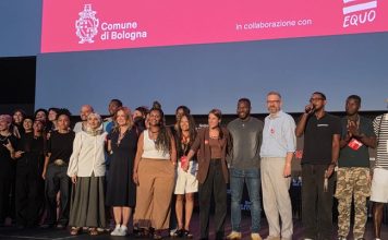 Festa delle nuove cittadinanze per 1800 bolognesi. Incontri e show tra Salaborsa e piazza Maggiore – FOTO