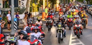 Un fiume di Ducati ha colorato Riccione con la spettacolare parata della World Ducati Week