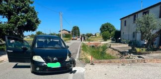Scontro tra un’automobile e una moto, incidente mortale in via Violone di Gattolino a Capannaguzzo