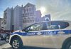 Semina il panico sfrecciando a tutta velocità in centro. La Polizia Locale si mette al suo inseguimento e ferma guidatore positivo all’alcoltest