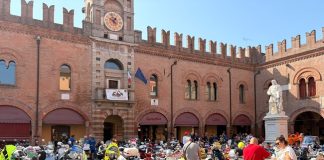 Vespa raduno a Ferrara con oltre 200 partecipanti da tutt’Italia