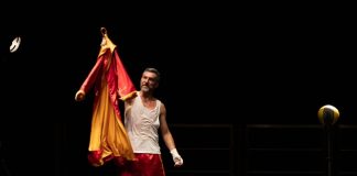 Ermo Colle arriva lunedì 10 agosto alla Corte Agresti di Traversetolo con lo spettacolo “Boxeur” di Pequod Teatro