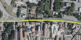 Sulla pista ciclabile di via Modena interventi di ripristino della pavimentazione a tutela della sicurezza della circolazione