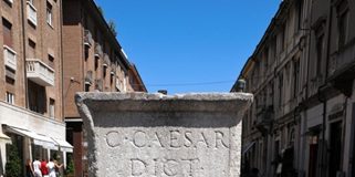 Restauro e pulizia della Colonna di Giulio Cesare
