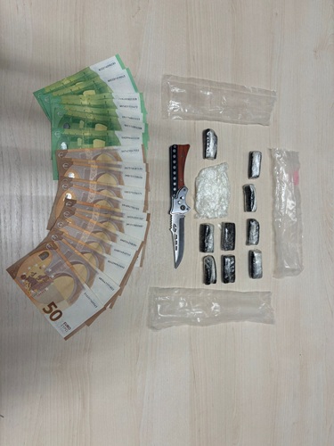 Torre Pedrera, spacciava droga nell’hotel dove lavorava