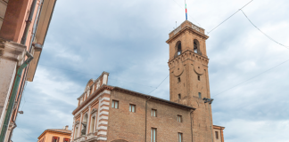 Diagnosi completa per la torre dell’orologio del palazzo del Ridotto, le prime indagini geologiche saranno avviate martedì 6 ottobre (FOTO)