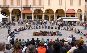 Oltre lo schermo: al via il percorso formativo internazionale sul teatro partecipato