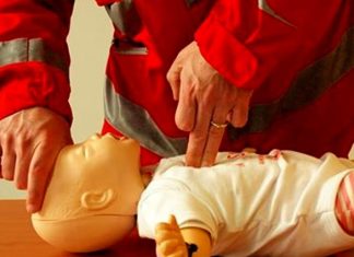 A Borghi salvare un bambino con le manovre salvavita pediatriche
