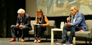 Oliver Stone saluta Ferrara: «Settimana esaltante, spero di tornare, un giorno»